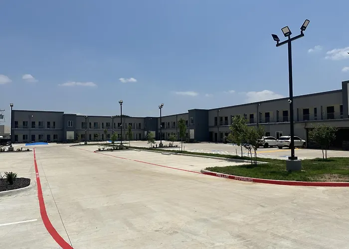 M&M Inn And Suites